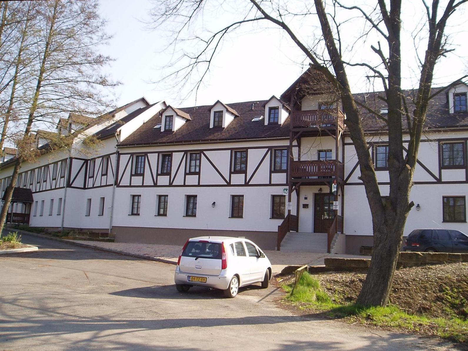 Restaurace A Penzion Ceska Hospoda Heřmanice Kültér fotó